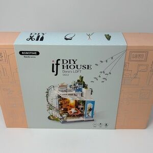 New Rolife Dora's Loft IF DIY Dolls House Kit LED Lighting